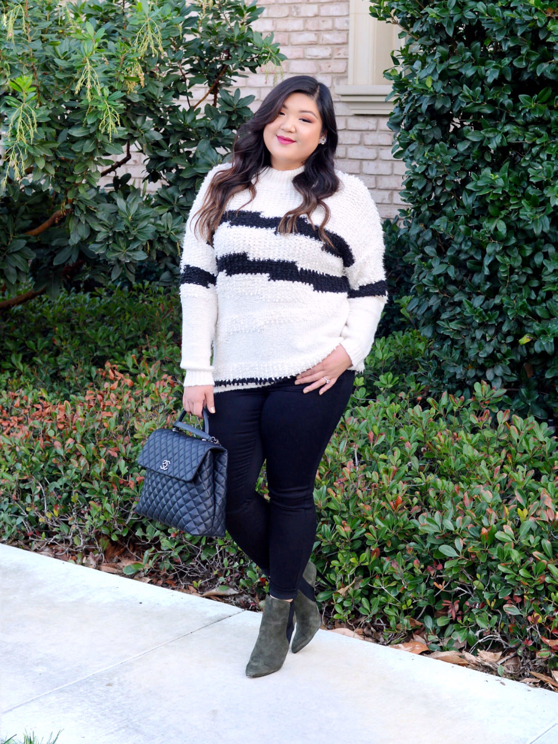 CHARLIE BROWN SWEATER - Curvy Girl Chic